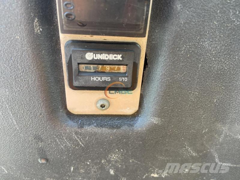 Ausa 100 AHG Atliekų išvežimo technika