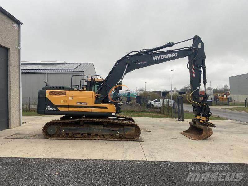 Hyundai HX220 L Ratiniai ekskavatoriai