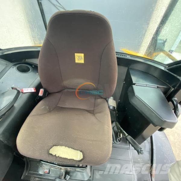 JCB TM220 Naudoti ratiniai krautuvai