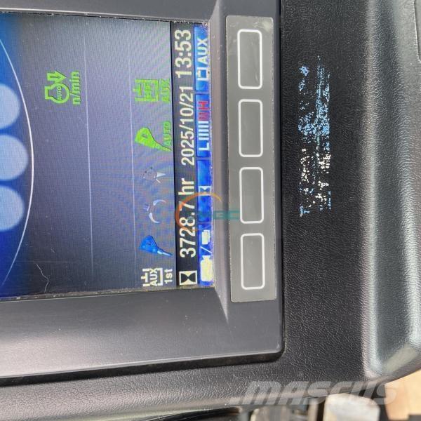 Takeuchi TB215R Ratiniai ekskavatoriai