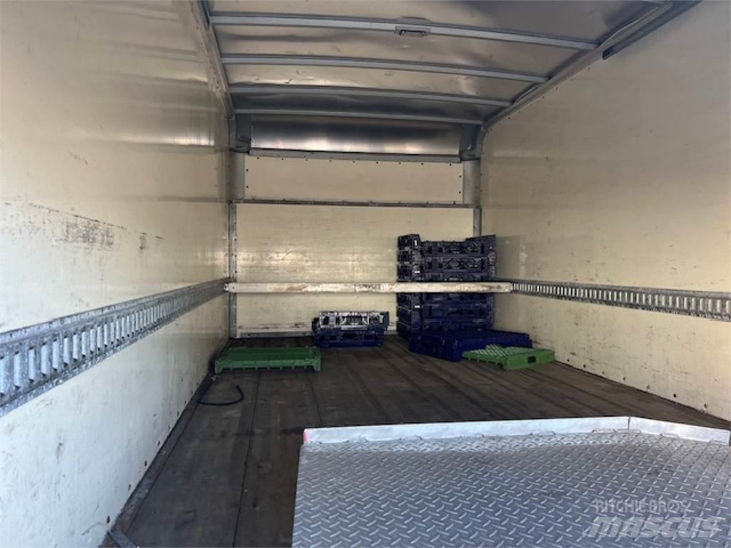 Ford E350 Sunkvežimiai su dengtu kėbulu