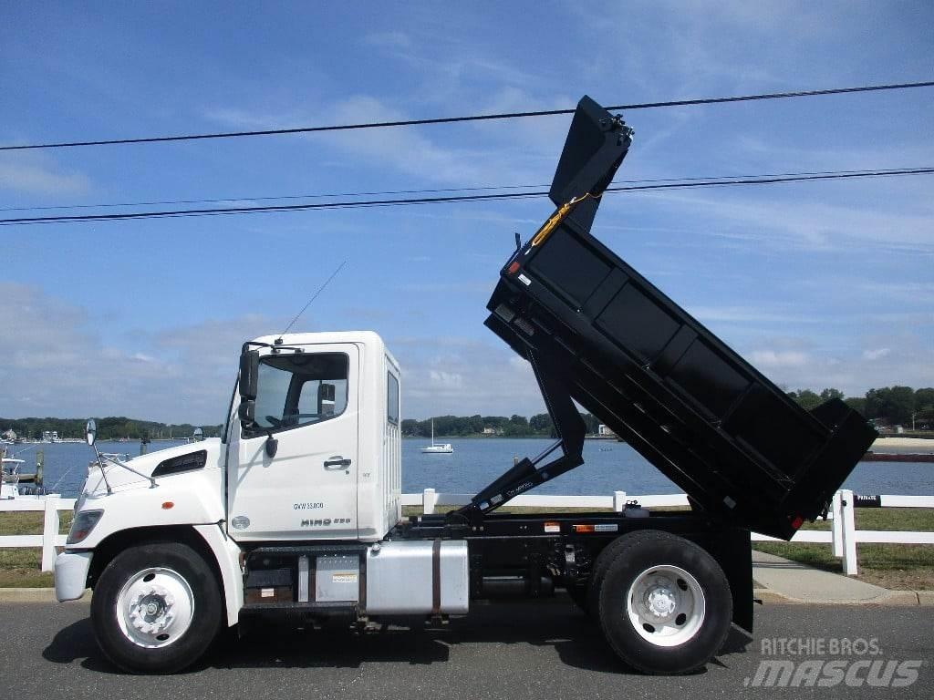 Hino 338 Savivarčių priekabų vilkikai