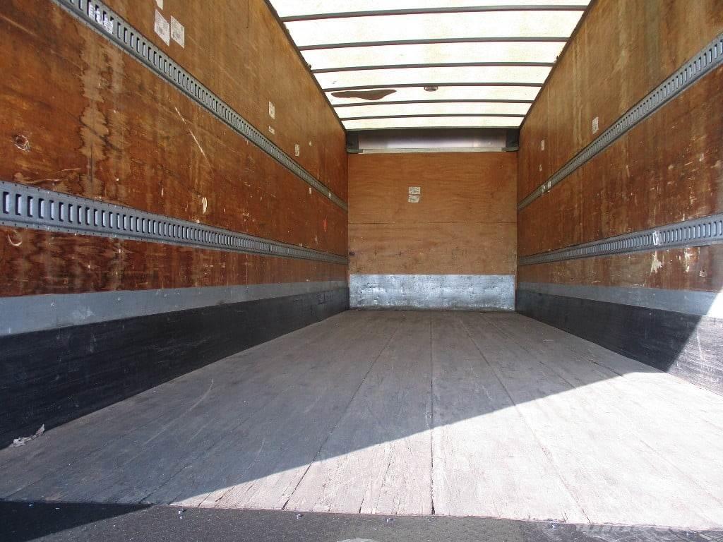 Hino 338 Sunkvežimiai su dengtu kėbulu