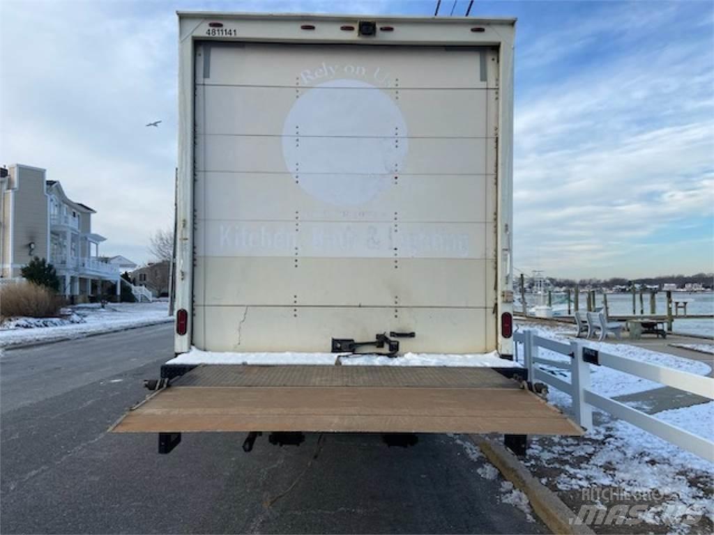 Isuzu FTR Sunkvežimiai su dengtu kėbulu