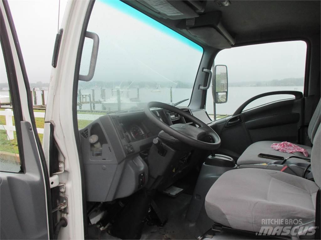 Isuzu NQR Savivarčių priekabų vilkikai