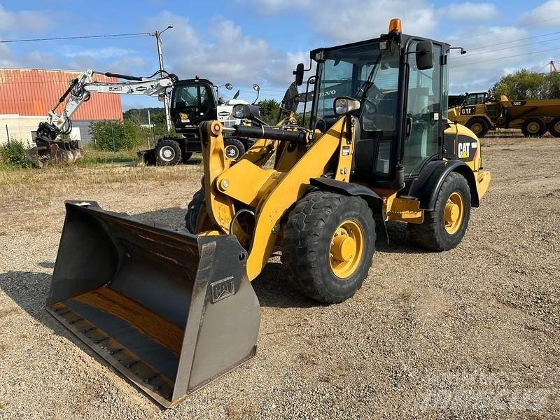 CAT 906H Naudoti ratiniai krautuvai