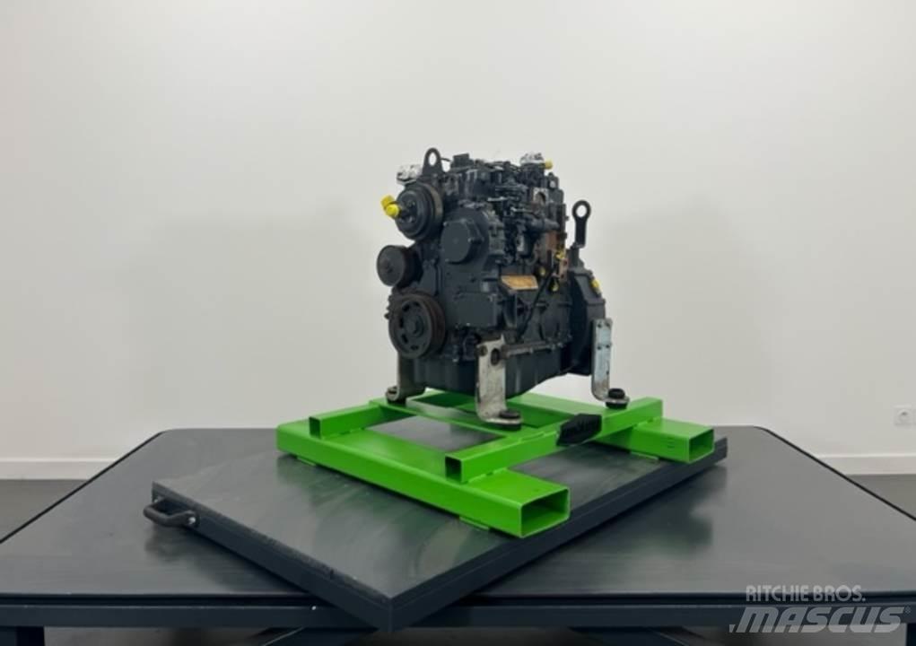 CASE 221E Varikliai