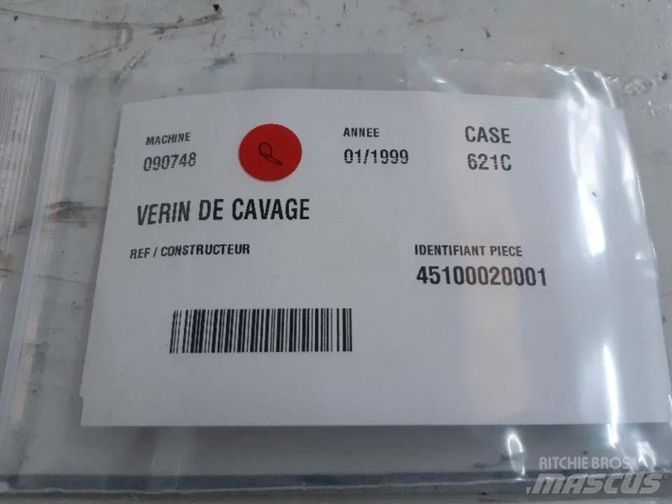 CASE 621C Hidraulikos įrenginiai