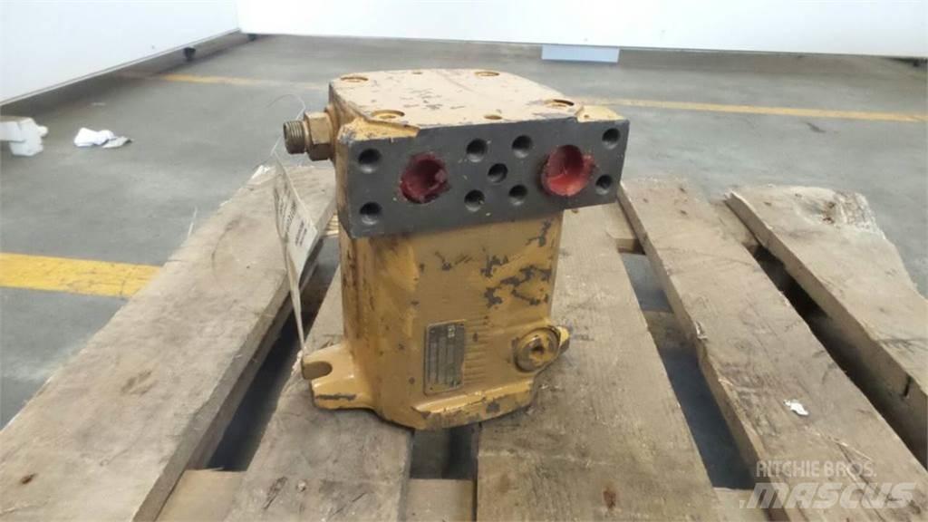 CAT 213B Hidraulikos įrenginiai