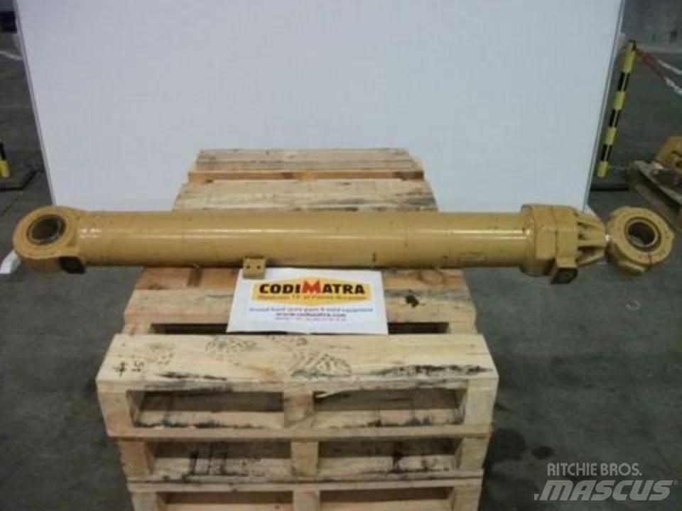 CAT 215 Hidraulikos įrenginiai