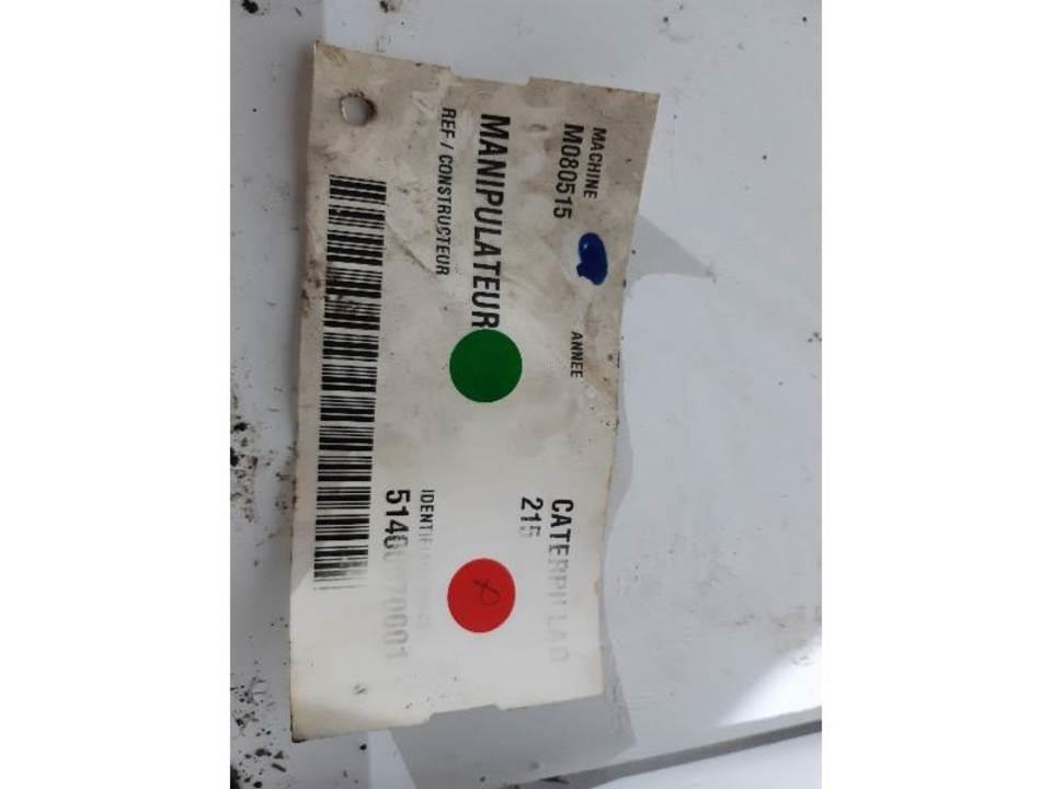 CAT 215 Kabinos ir interjeras