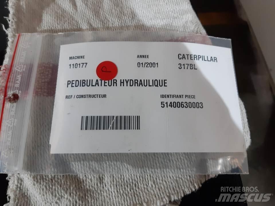 CAT 317BL Kabinos ir interjeras