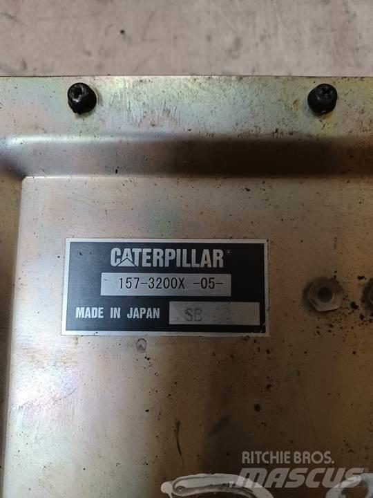 CAT 318C Kabinos ir interjeras
