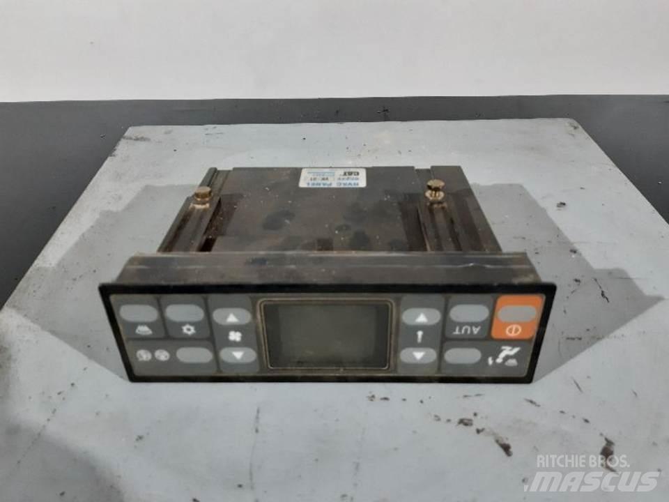 CAT 318C Kabinos ir interjeras