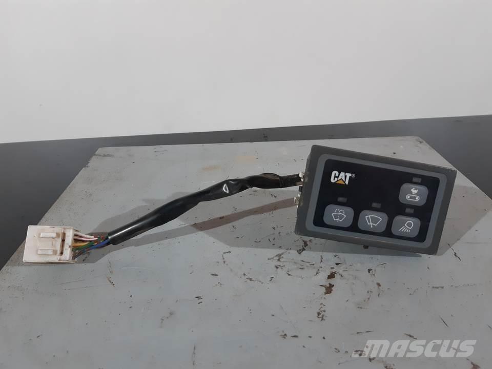 CAT 318C Kabinos ir interjeras