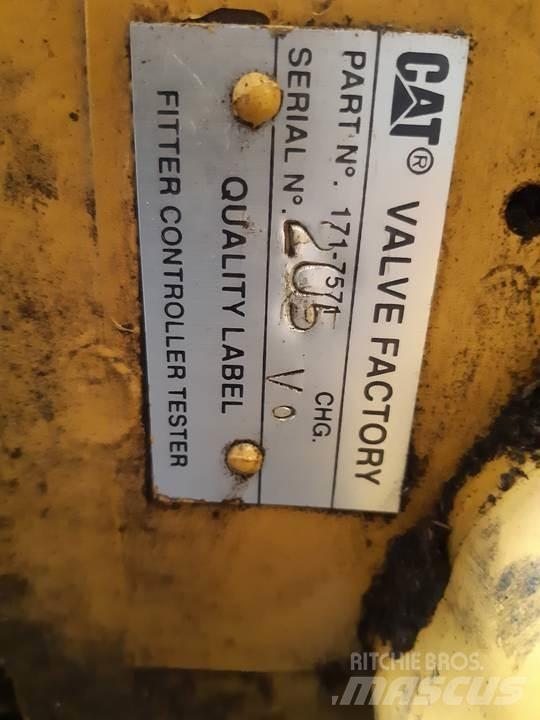 CAT 320B Hidraulikos įrenginiai
