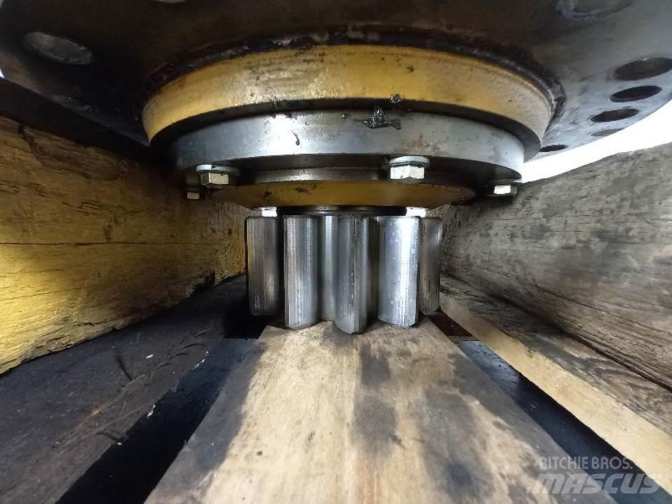 CAT 325D Transmisijos