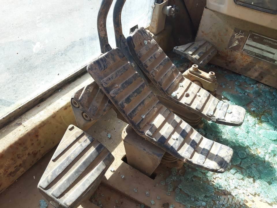 CAT 325LN Kabinos ir interjeras