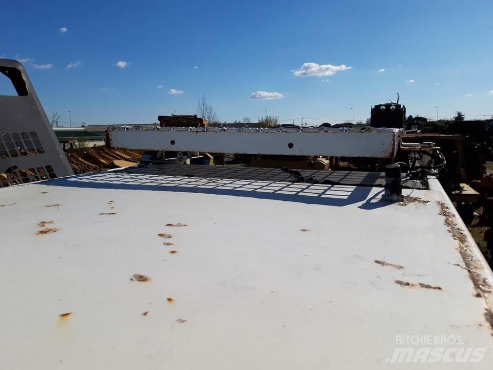 CAT 325LN Kabinos ir interjeras