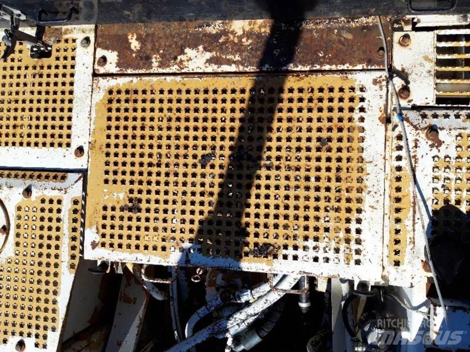 CAT 325LN Kabinos ir interjeras