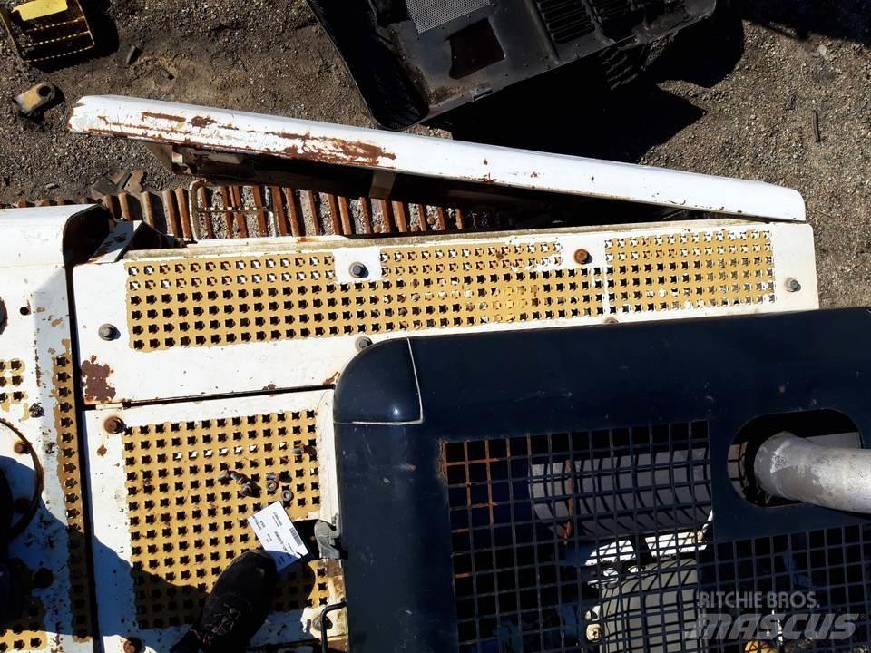 CAT 325LN Kabinos ir interjeras