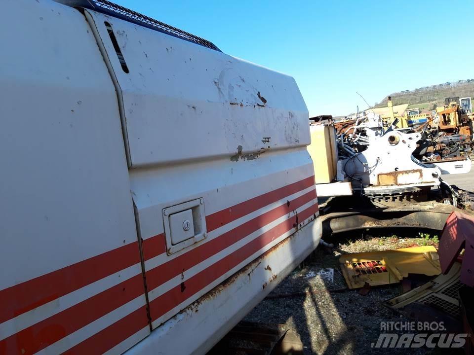 CAT 325LN Kabinos ir interjeras