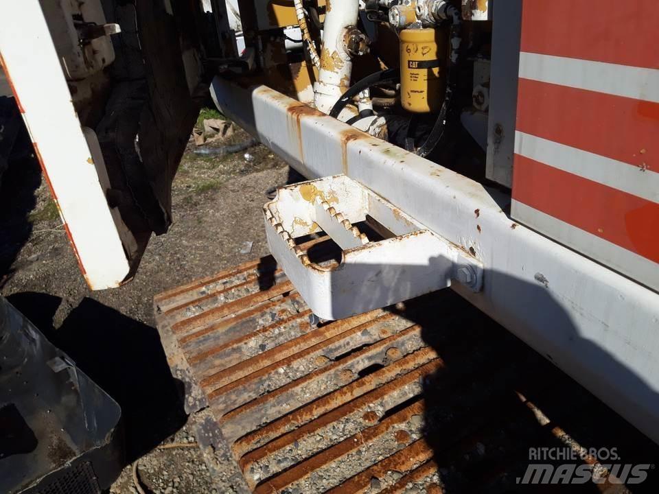 CAT 325LN Kabinos ir interjeras