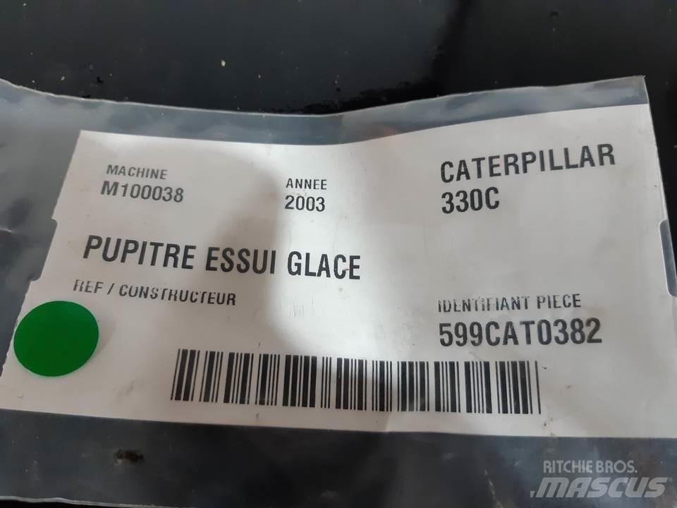 CAT 330C Kabinos ir interjeras