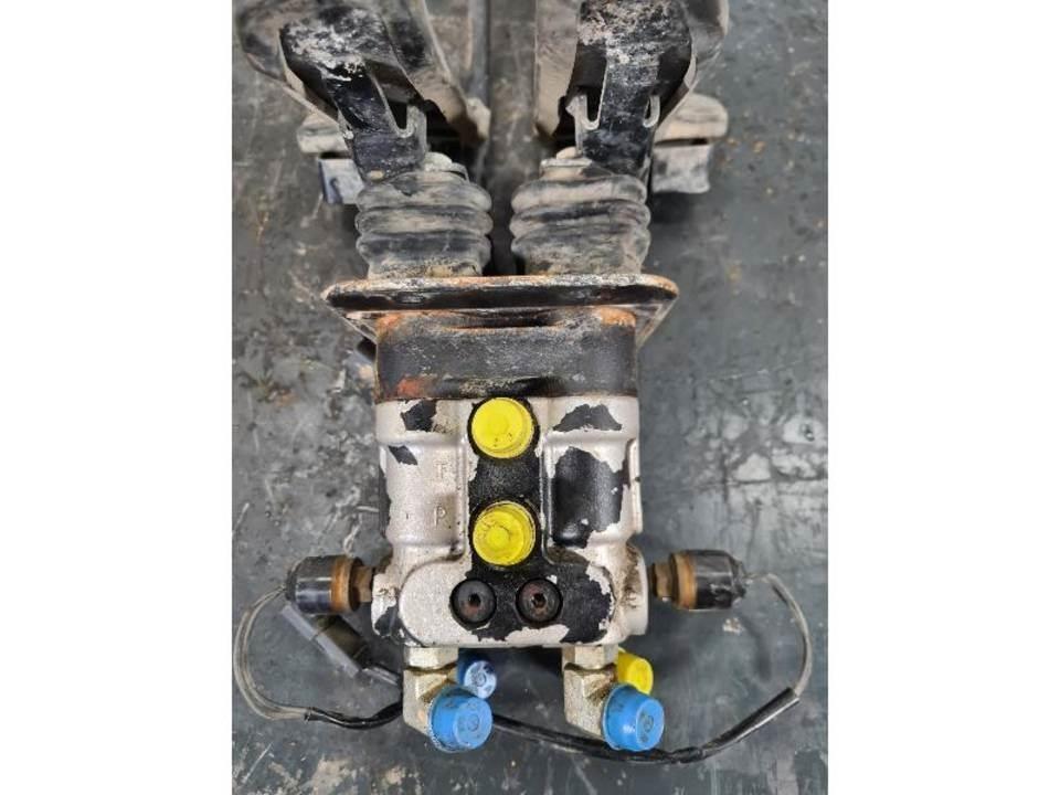 CAT 336DL Kabinos ir interjeras