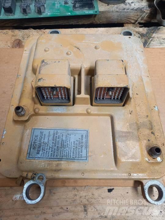 CAT 345C Kabinos ir interjeras