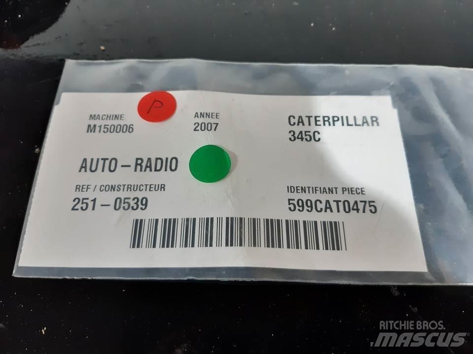 CAT 345C Kabinos ir interjeras