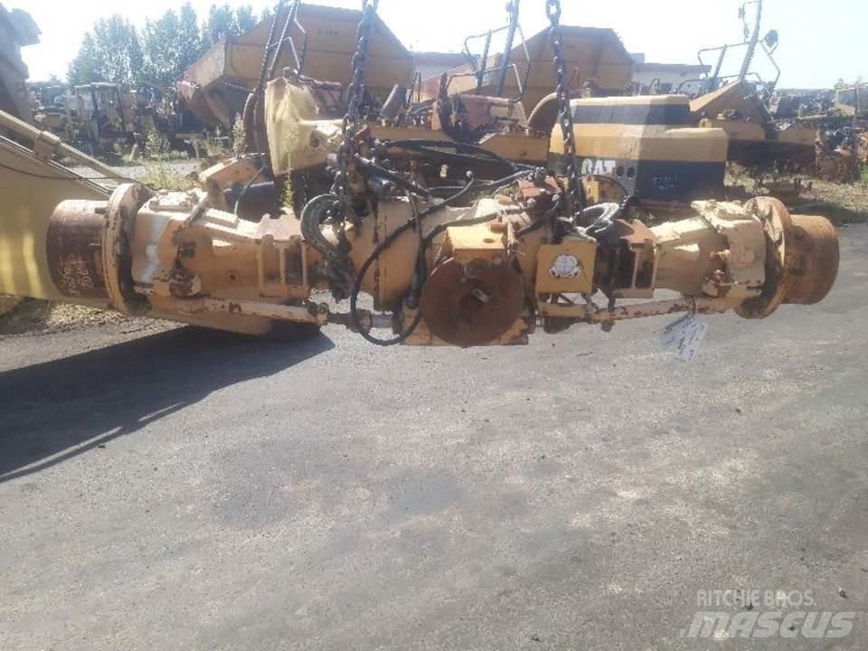 CAT 438B Transmisijos