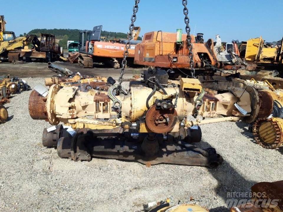CAT 438B Transmisijos