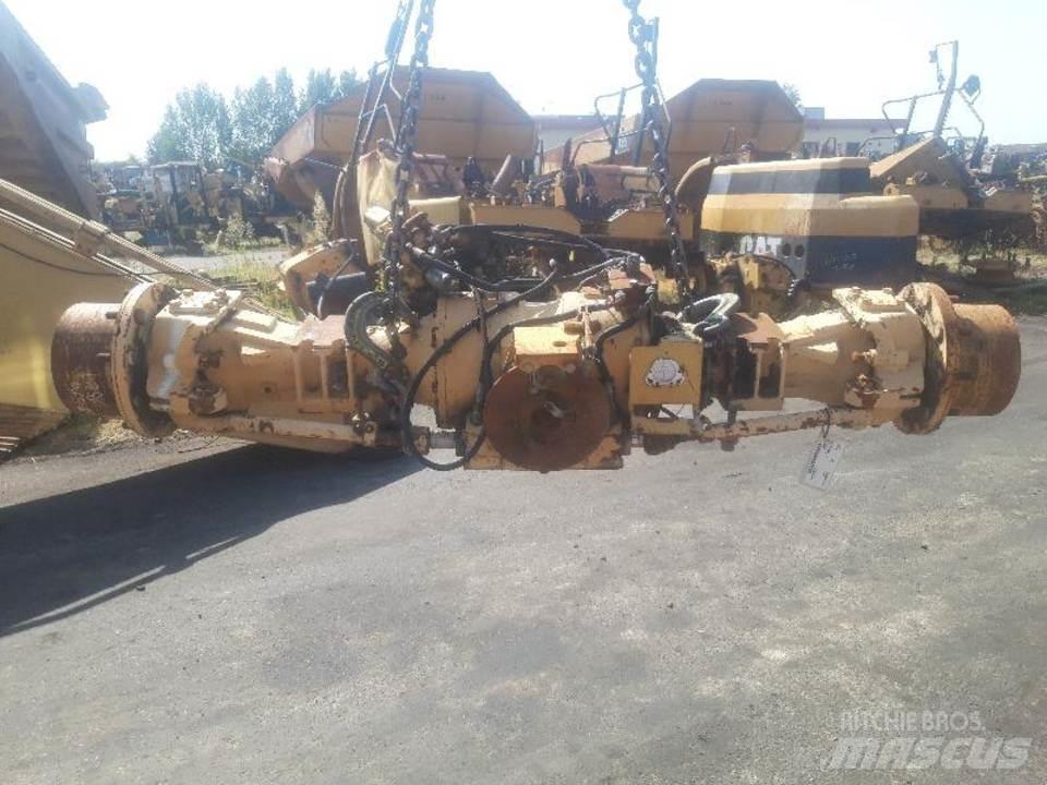 CAT 438B Transmisijos