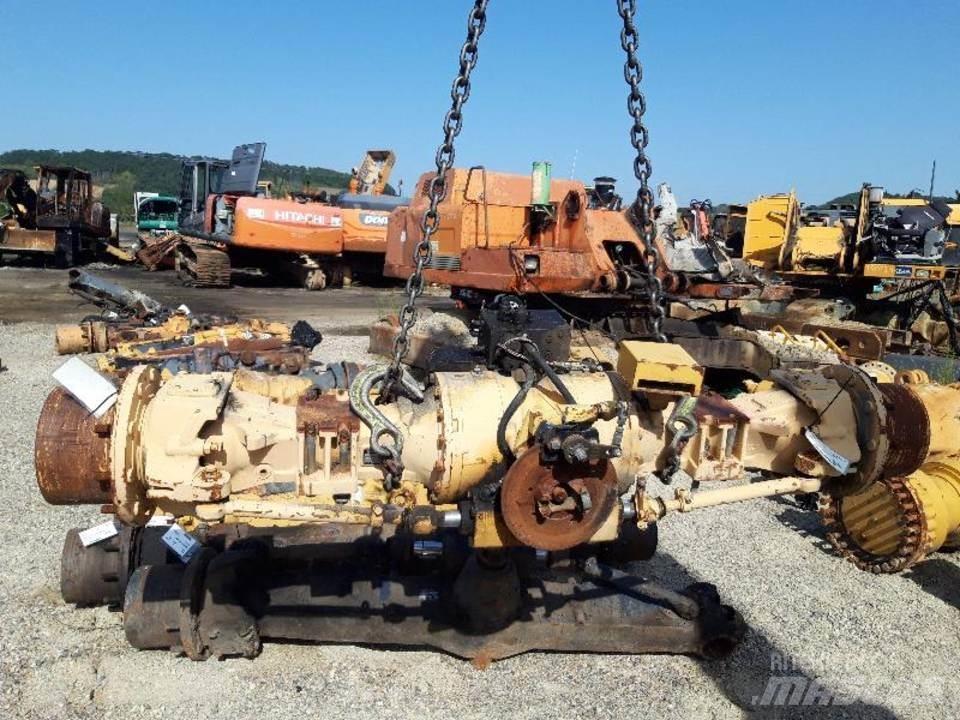 CAT 438B Transmisijos