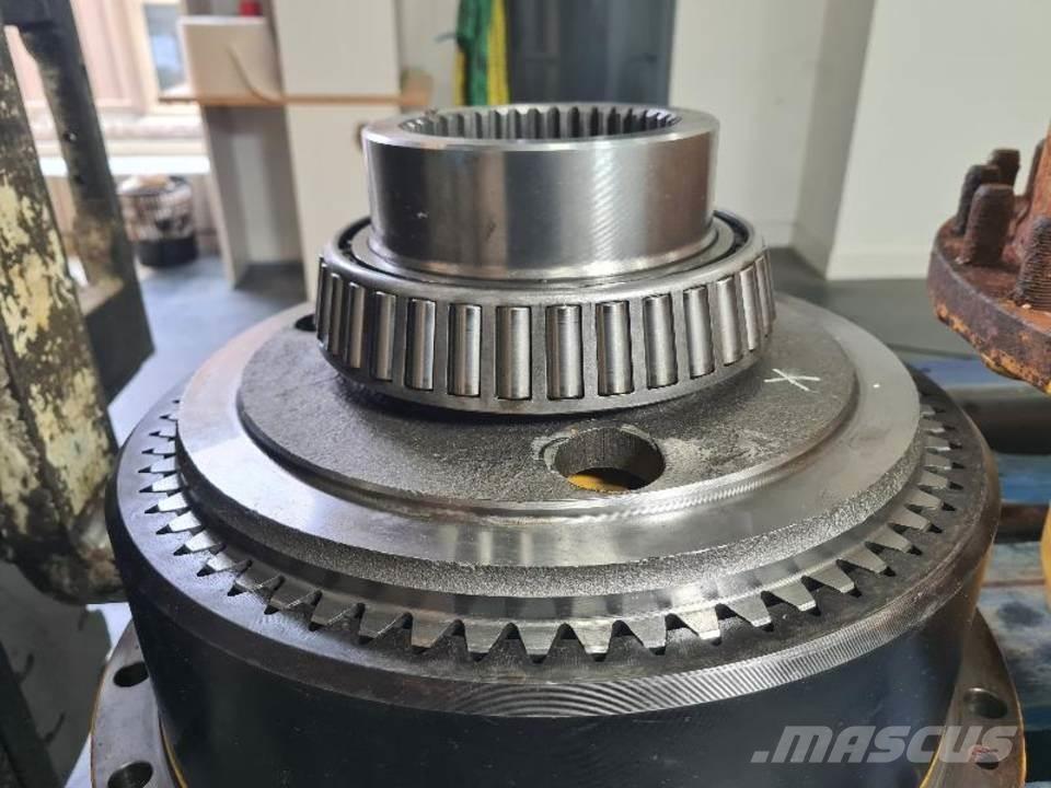 CAT 735 Transmisijos