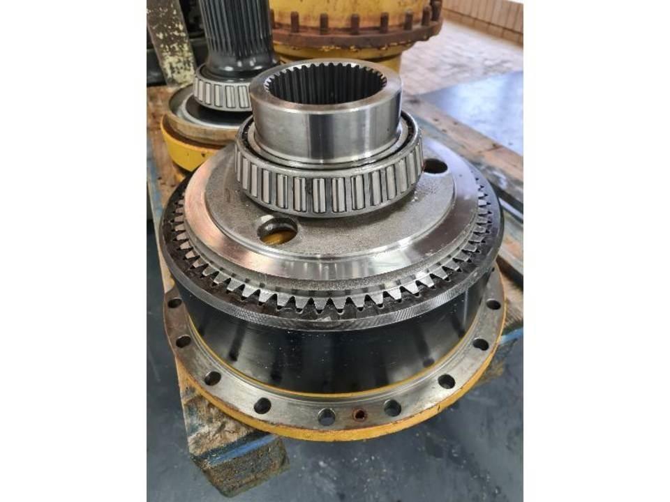 CAT 735 Transmisijos