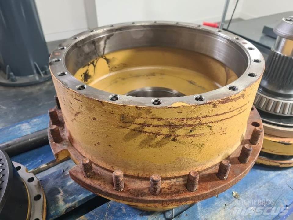 CAT 735 Transmisijos