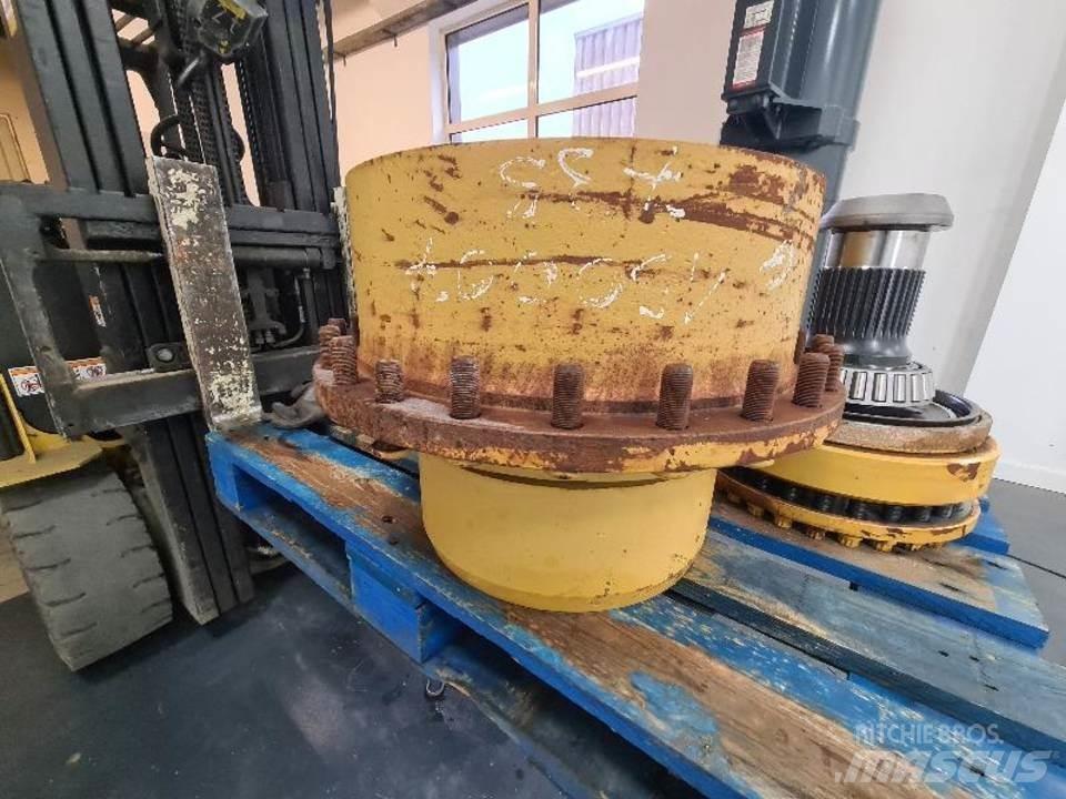 CAT 735 Transmisijos