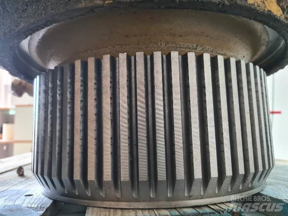 CAT 735 Transmisijos