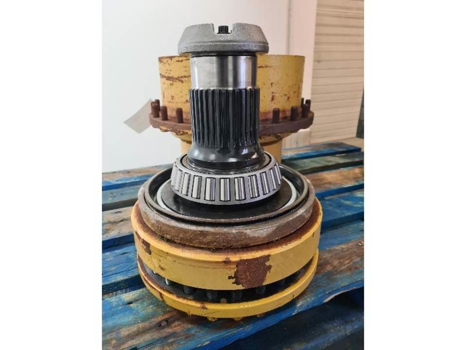 CAT 735 Transmisijos
