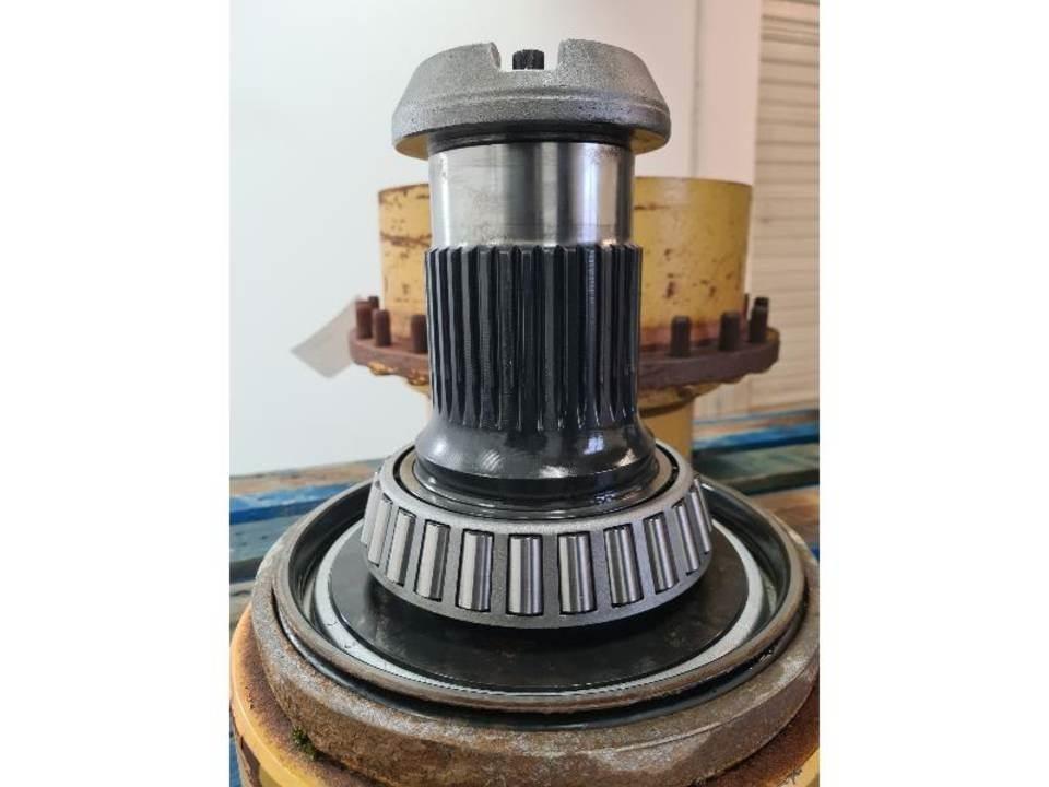 CAT 735 Transmisijos