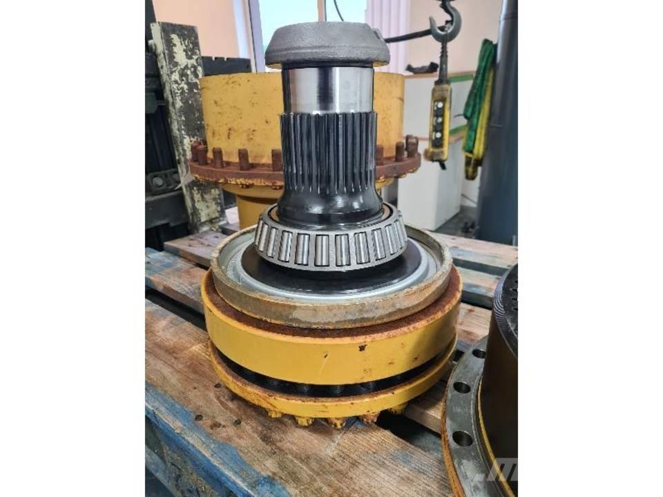 CAT 735 Transmisijos