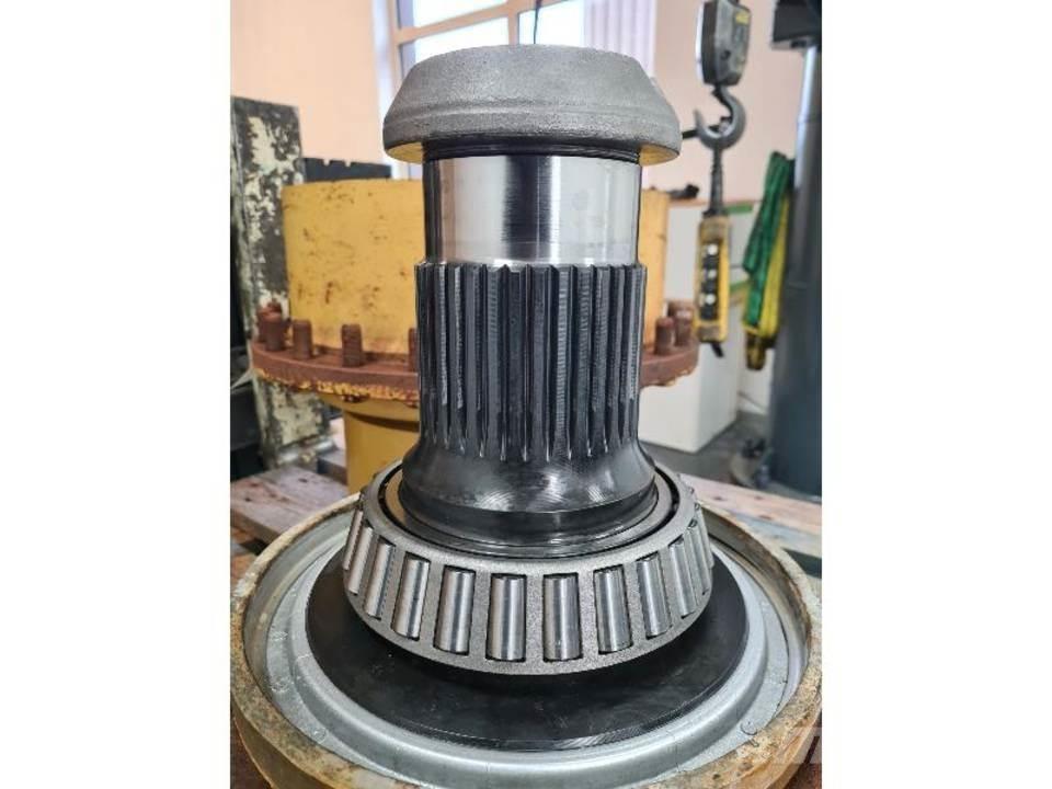 CAT 735 Transmisijos