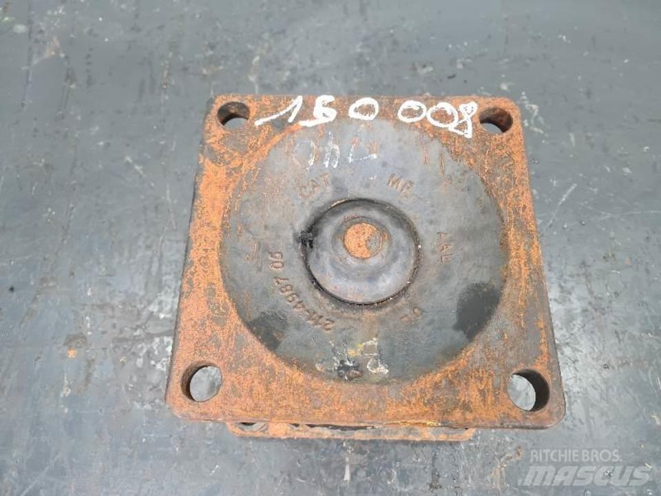 CAT 735 Transmisijos