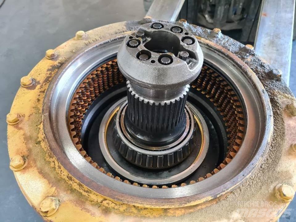 CAT 735 Transmisijos