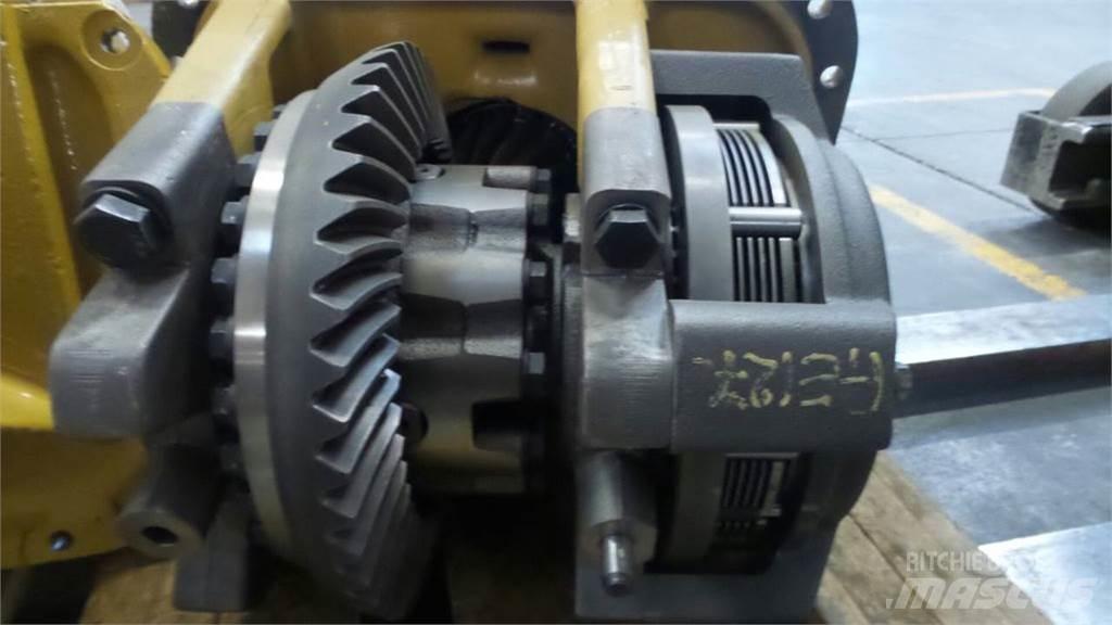 CAT 740 Transmisijos