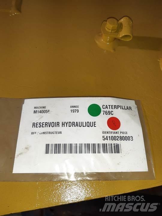 CAT 769C Kabinos ir interjeras