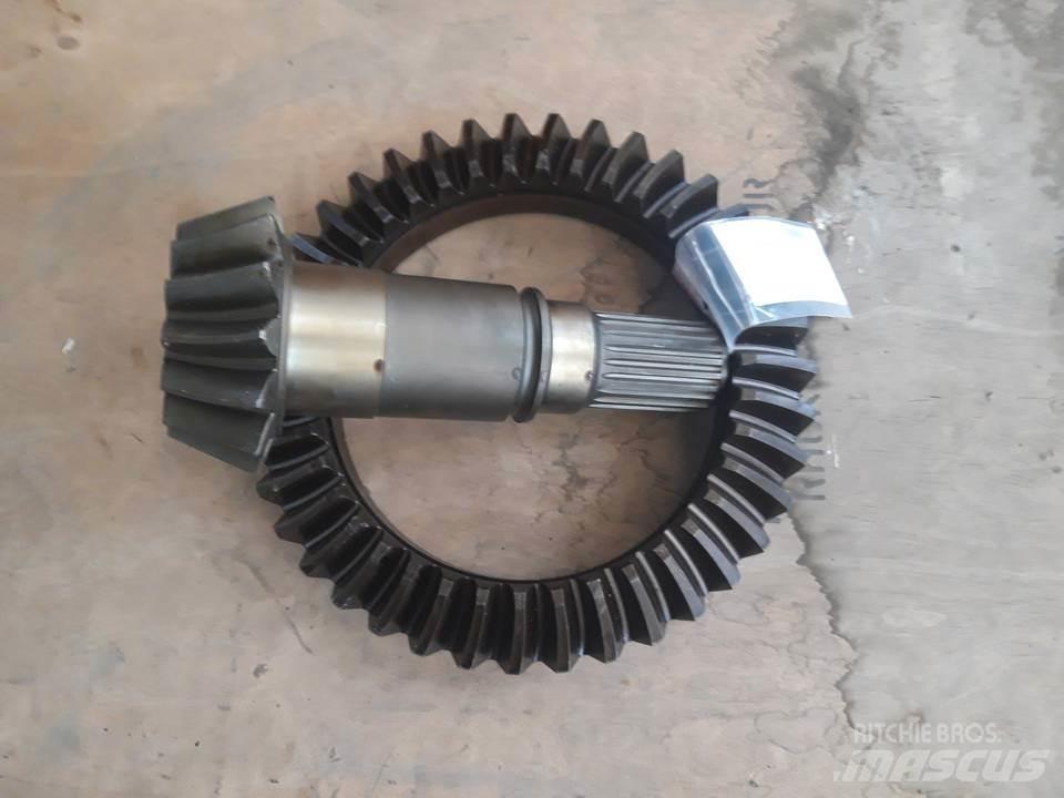 CAT 824B Transmisijos