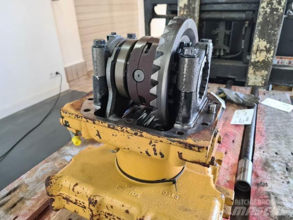 CAT 906H Transmisijos